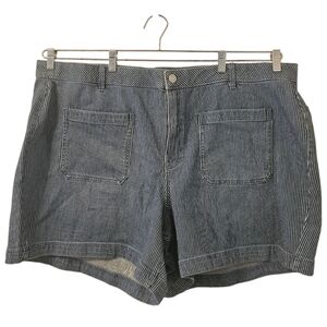 Blue and White d/c Jeans Penningtons Women's Curvy-Fit Fashion Denim Shorts